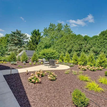 Peaceful Harvard Vacation Rental 3 Mi To Town!