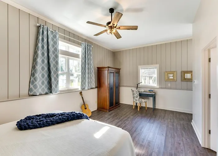 Peaceful Vacation Rental: 3 Mi To Town! Harvard