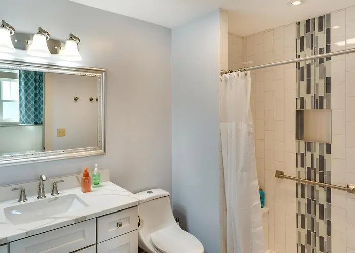 Peaceful Vacation Rental: 3 Mi To Town!